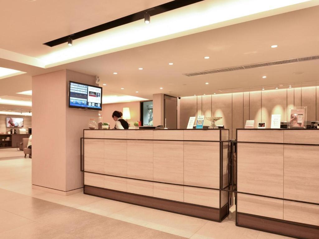 Home Inns Plus Shanghai Xujiahui Branch Exterior photo