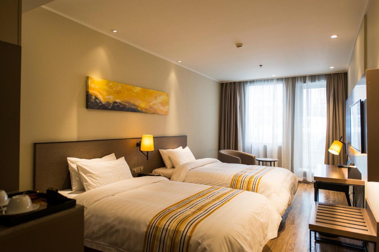 Home Inns Plus Shanghai Xujiahui Branch Exterior photo